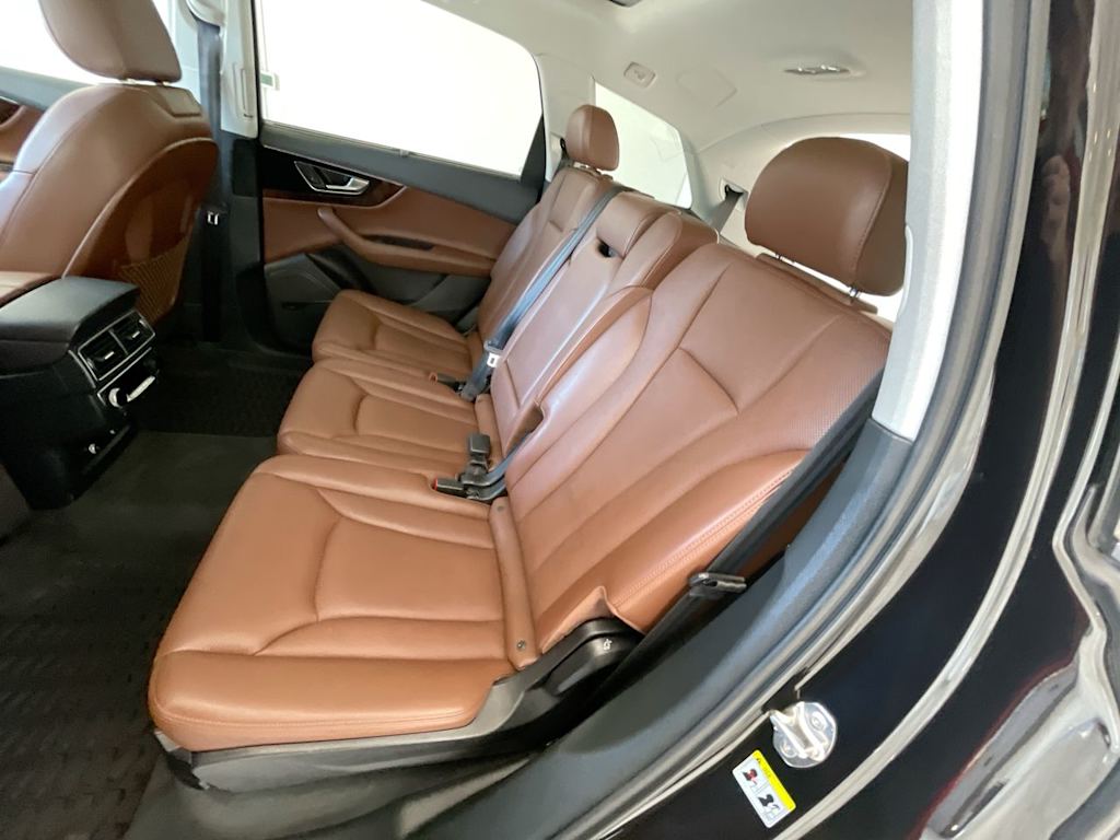 Thumbnail: 2019 Audi Q7 - 11