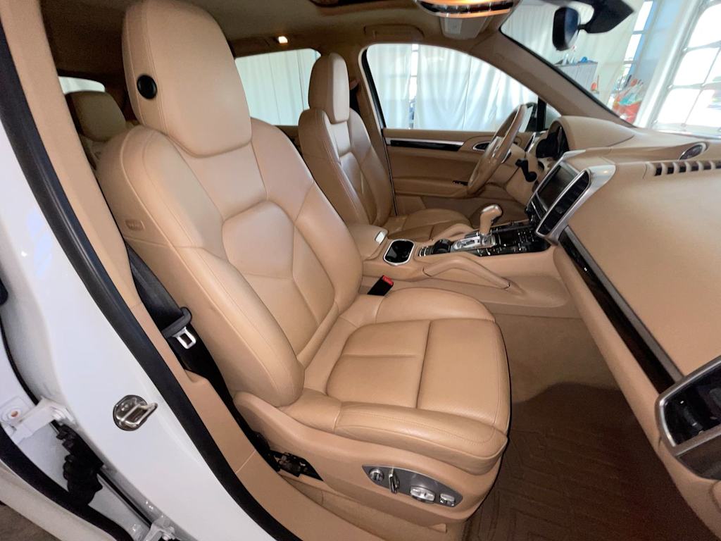 Thumbnail: 2013 Porsche Cayenne - 27