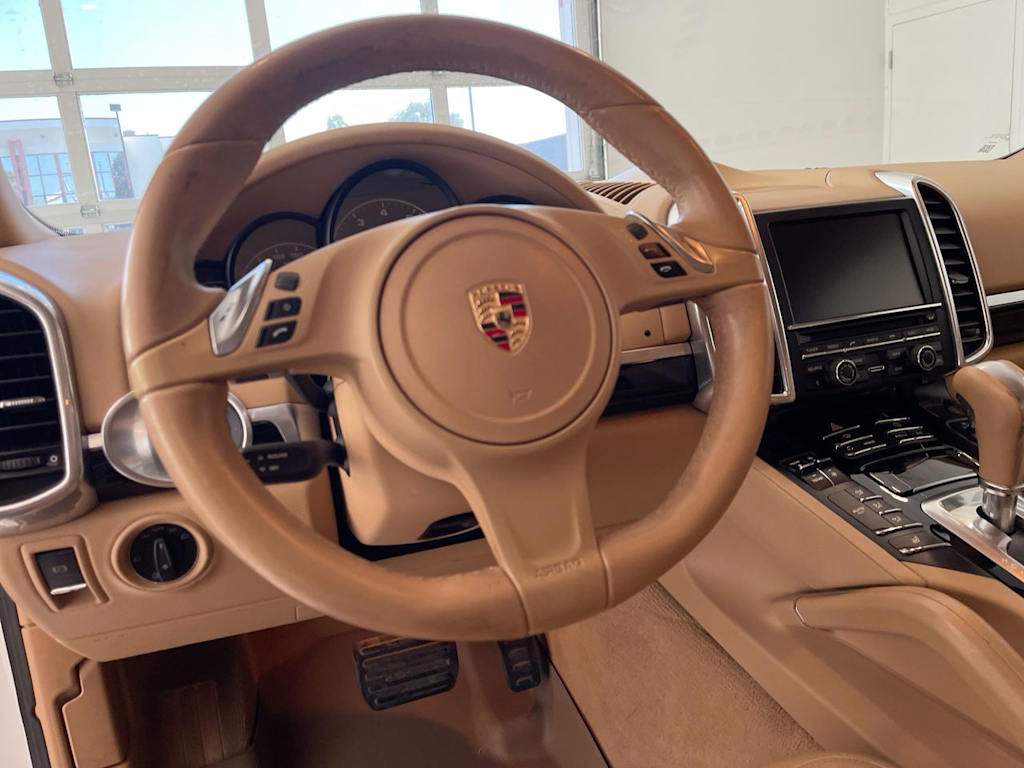Thumbnail: 2013 Porsche Cayenne - 2