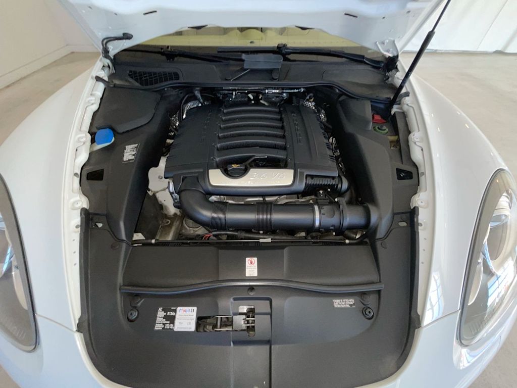 Thumbnail: 2013 Porsche Cayenne - 8