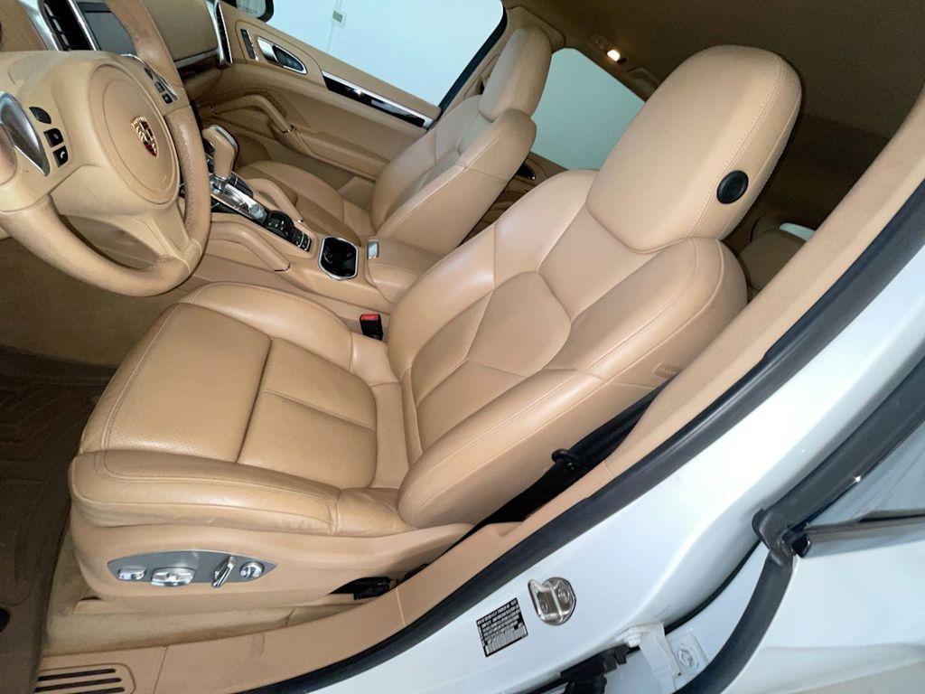 Thumbnail: 2013 Porsche Cayenne - 9