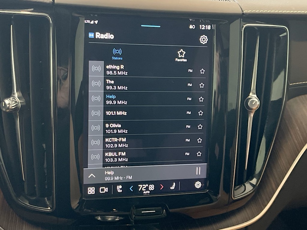 Thumbnail: 2022 Volvo XC60 - 23