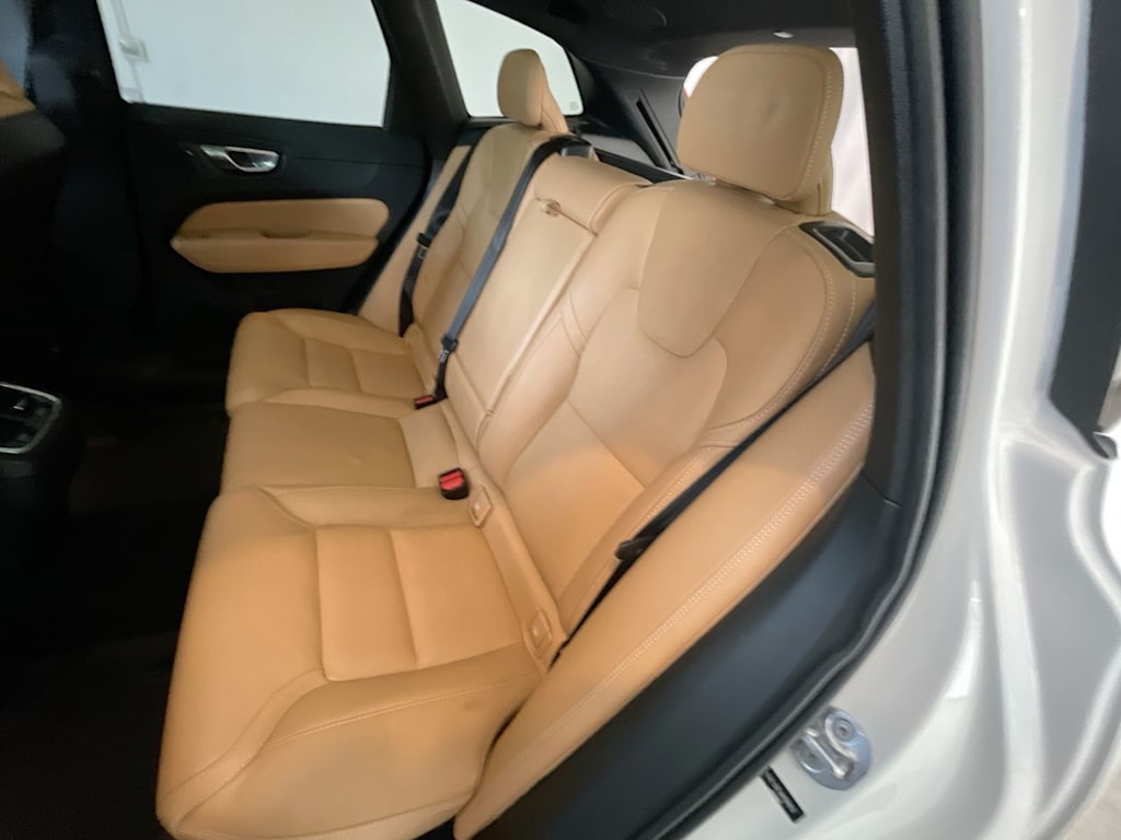 Thumbnail: 2022 Volvo XC60 - 12