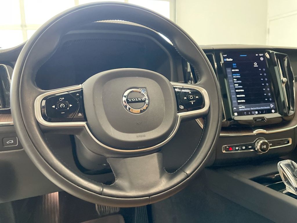 Thumbnail: 2022 Volvo XC60 - 2