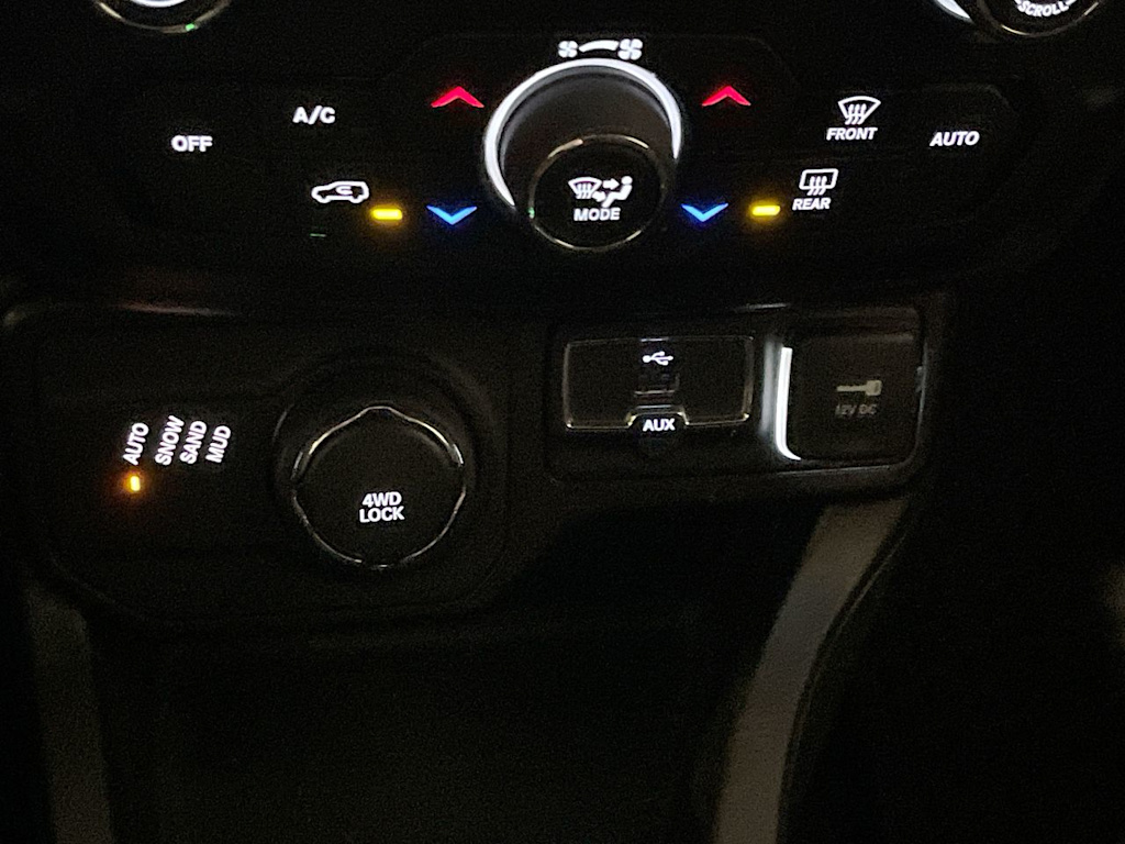 Thumbnail: 2019 Jeep Renegade - 25