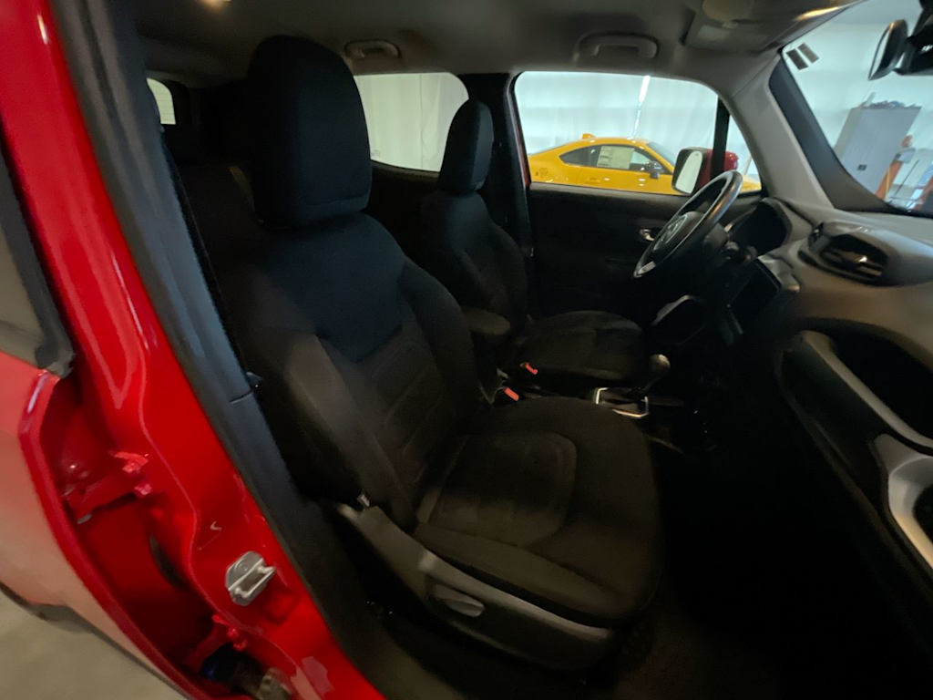 Thumbnail: 2019 Jeep Renegade - 10