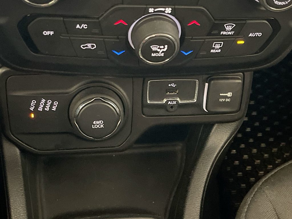 Thumbnail: 2019 Jeep Renegade - 26