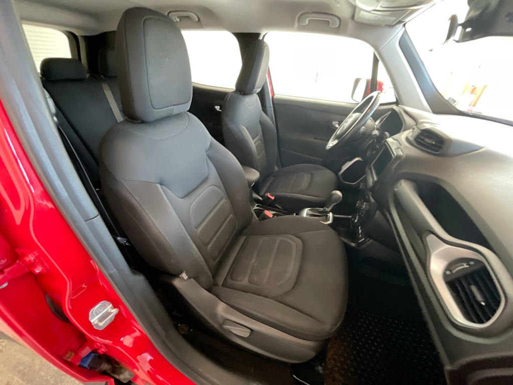Thumbnail: 2019 Jeep Renegade - 10