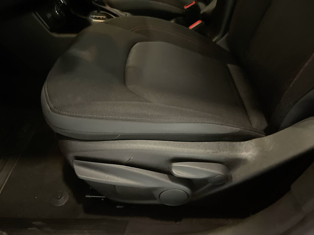 Thumbnail: 2023 Jeep Renegade - 22