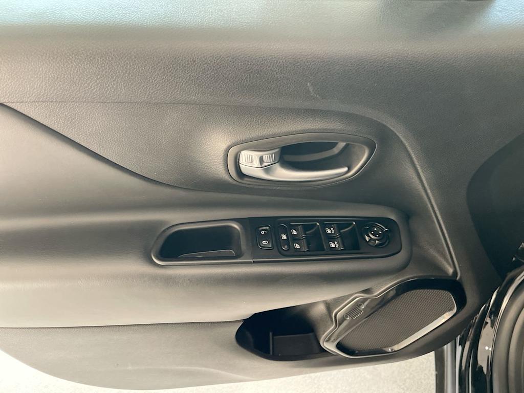 Thumbnail: 2022 Jeep Renegade - 22
