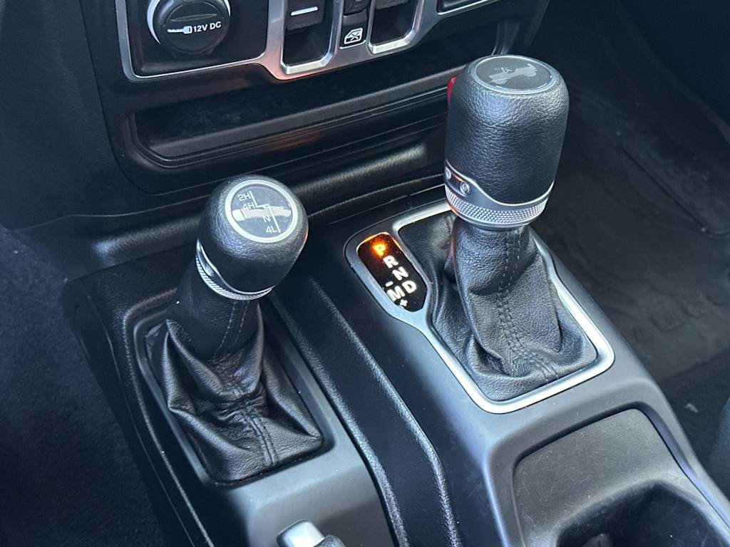 Thumbnail: 2021 Jeep Wrangler - 14