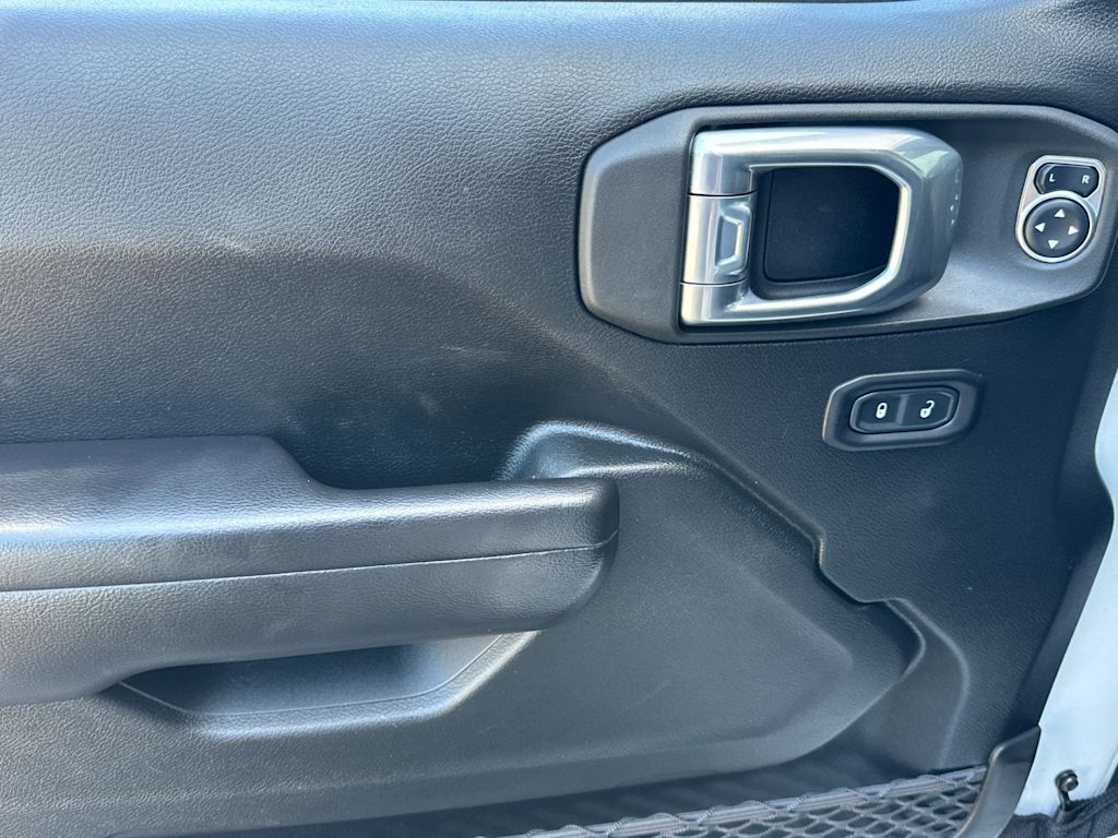 Thumbnail: 2021 Jeep Wrangler - 21