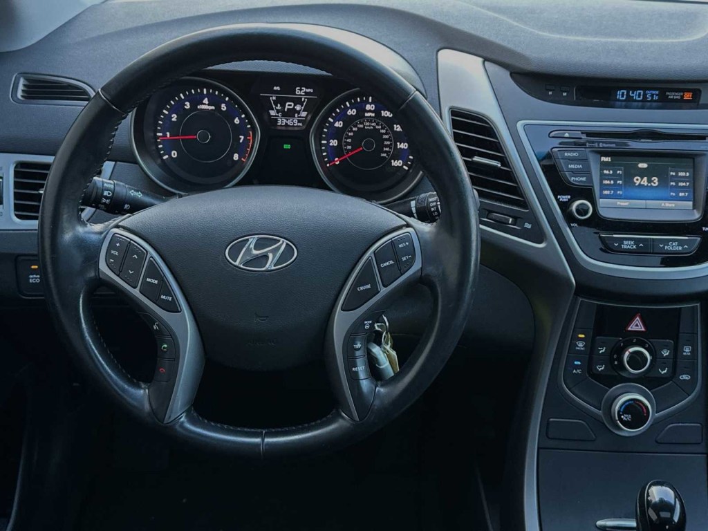 2015 Hyundai Elantra SE 8