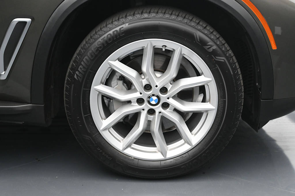 Thumbnail: 2023 BMW X5 - 7
