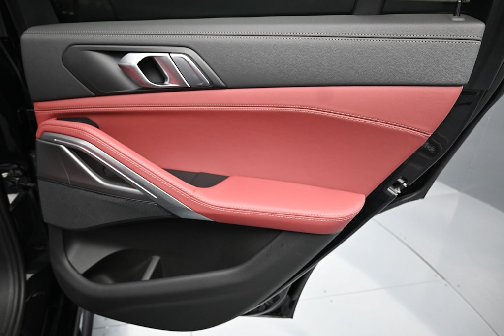 Thumbnail: 2022 BMW X6 - 24
