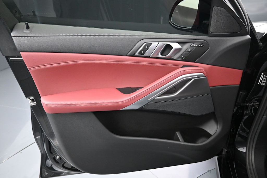 Thumbnail: 2022 BMW X6 - 21