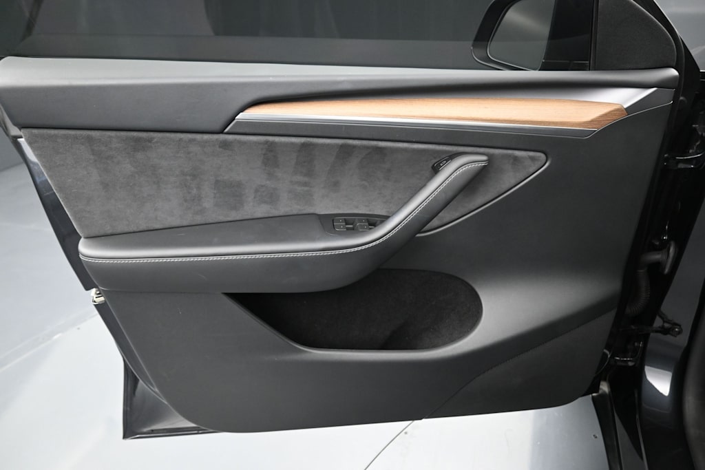 Thumbnail: 2024 Tesla Model Y - 19