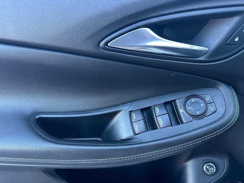 Thumbnail: 2021 Buick Encore GX - 22