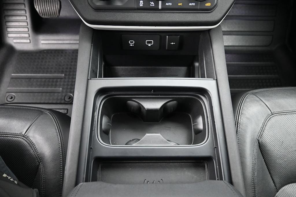 Thumbnail: 2022 Land Rover Defender - 14