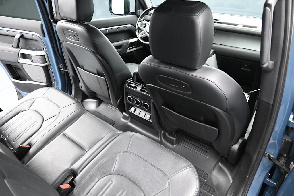 Thumbnail: 2022 Land Rover Defender - 9