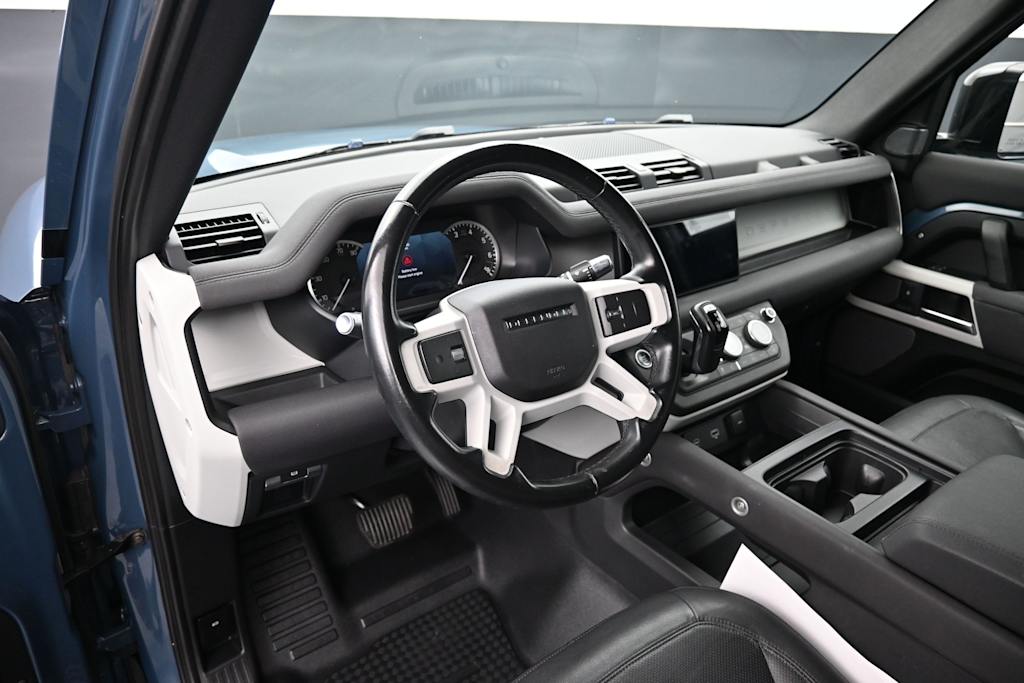 Thumbnail: 2022 Land Rover Defender - 2