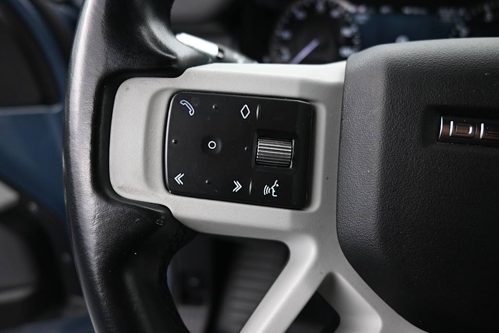Thumbnail: 2022 Land Rover Defender - 19