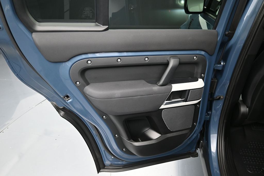 Thumbnail: 2022 Land Rover Defender - 23