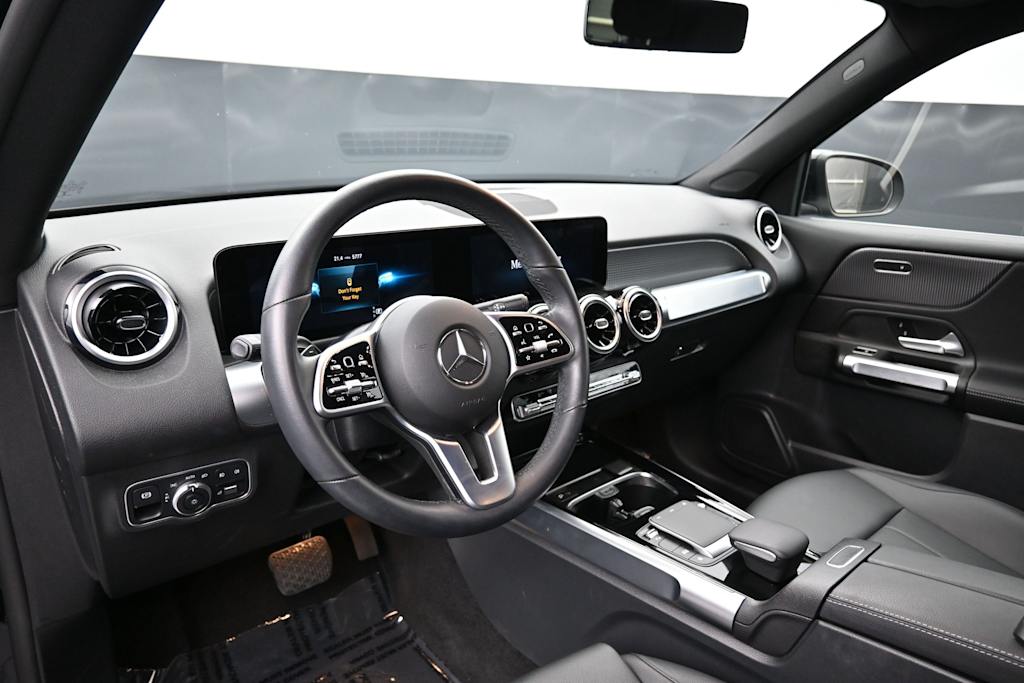 Thumbnail: 2022 Mercedes-Benz GLB - 2