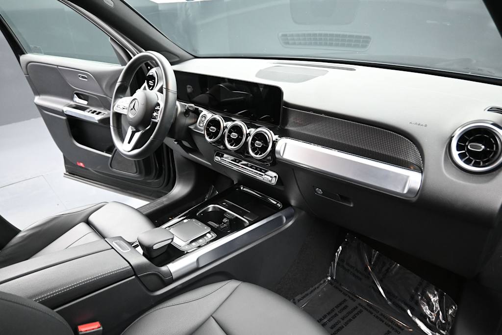 Thumbnail: 2022 Mercedes-Benz GLB - 13