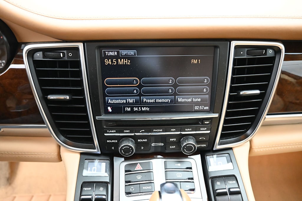 Thumbnail: 2011 Porsche Panamera - 15