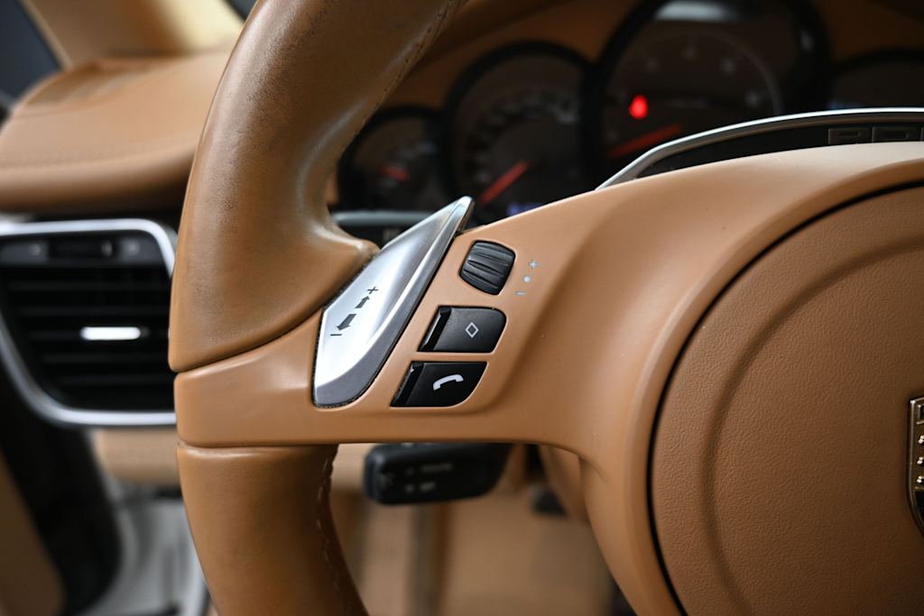 Thumbnail: 2011 Porsche Panamera - 23