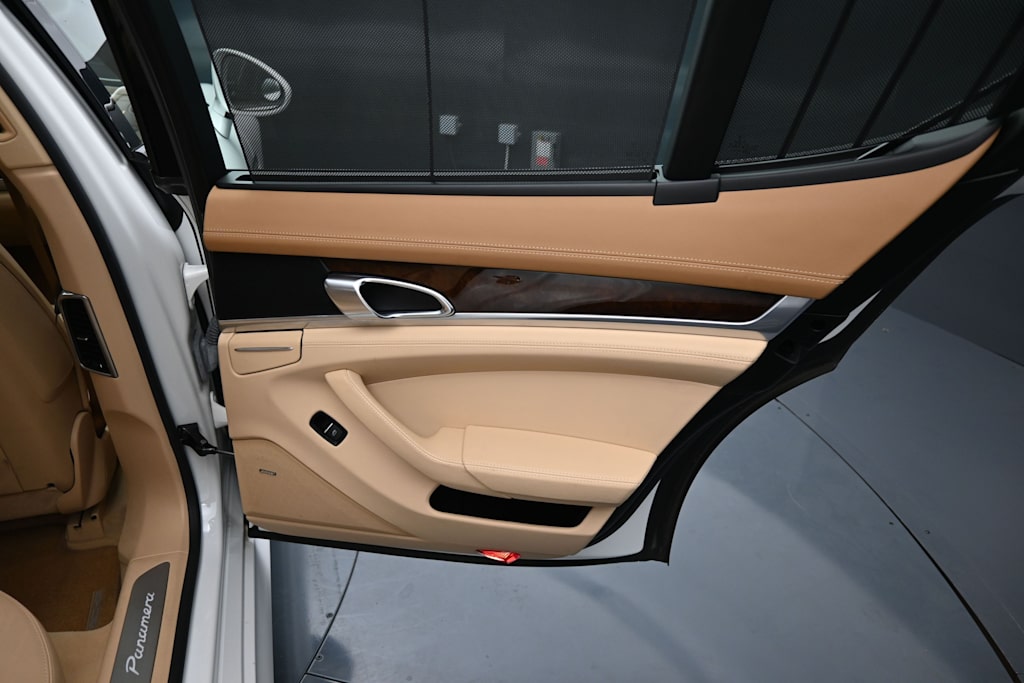 Thumbnail: 2011 Porsche Panamera - 25