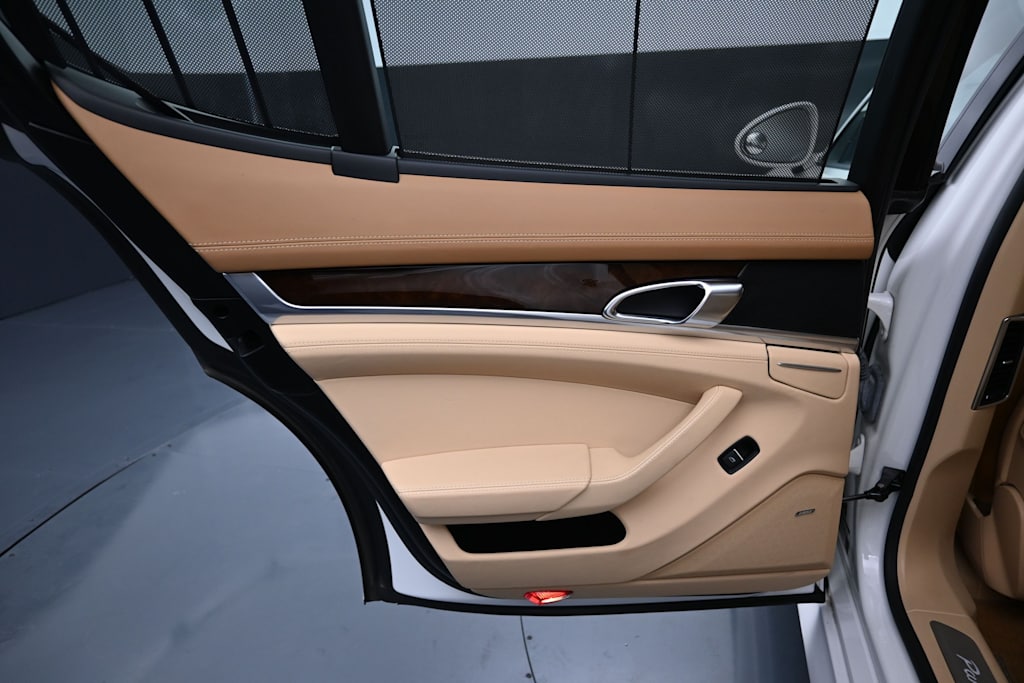 Thumbnail: 2011 Porsche Panamera - 24