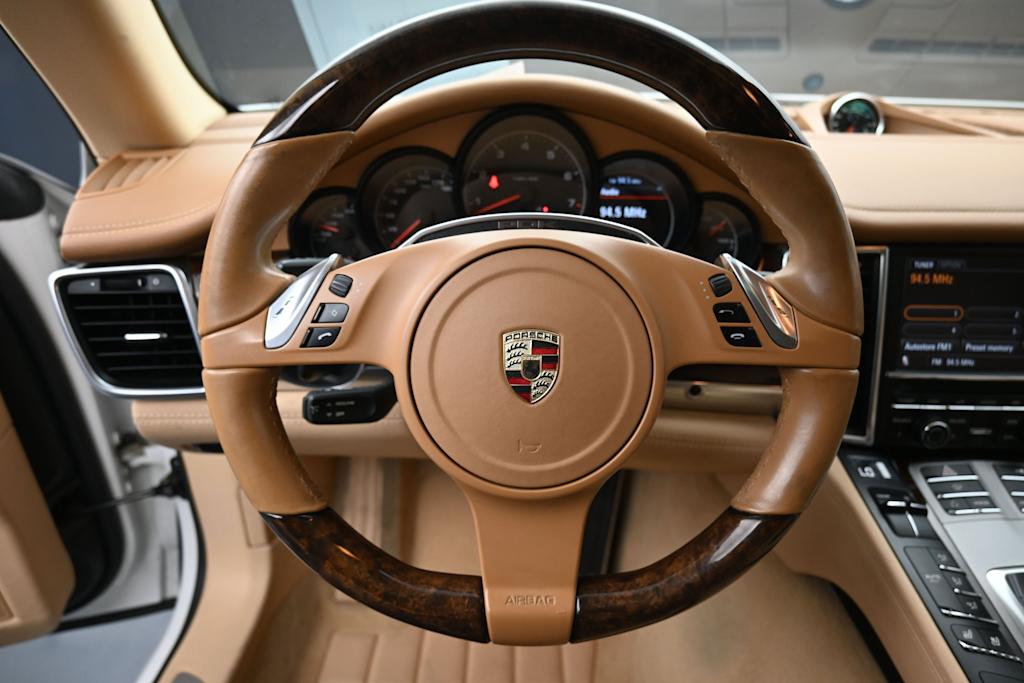 Thumbnail: 2011 Porsche Panamera - 13
