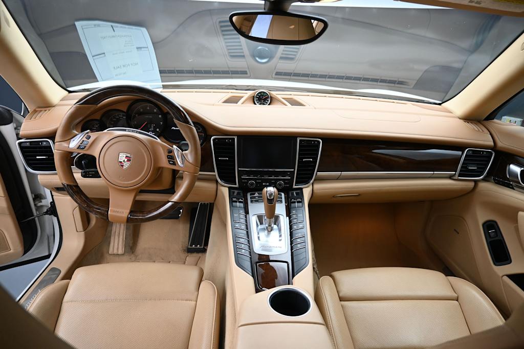 Thumbnail: 2011 Porsche Panamera - 9