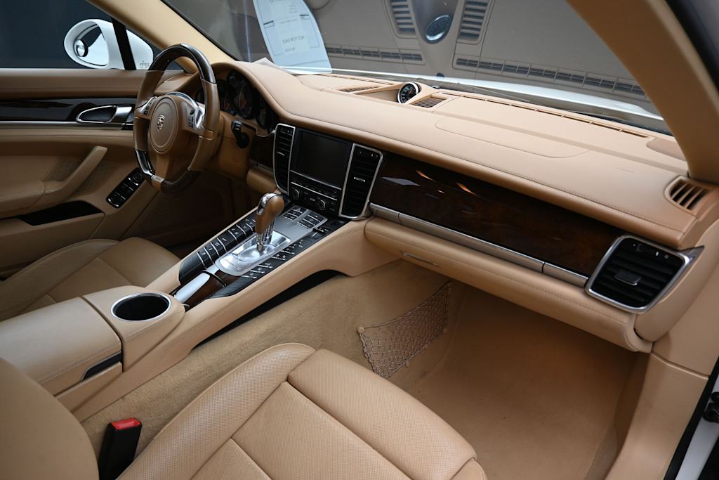 Thumbnail: 2011 Porsche Panamera - 14