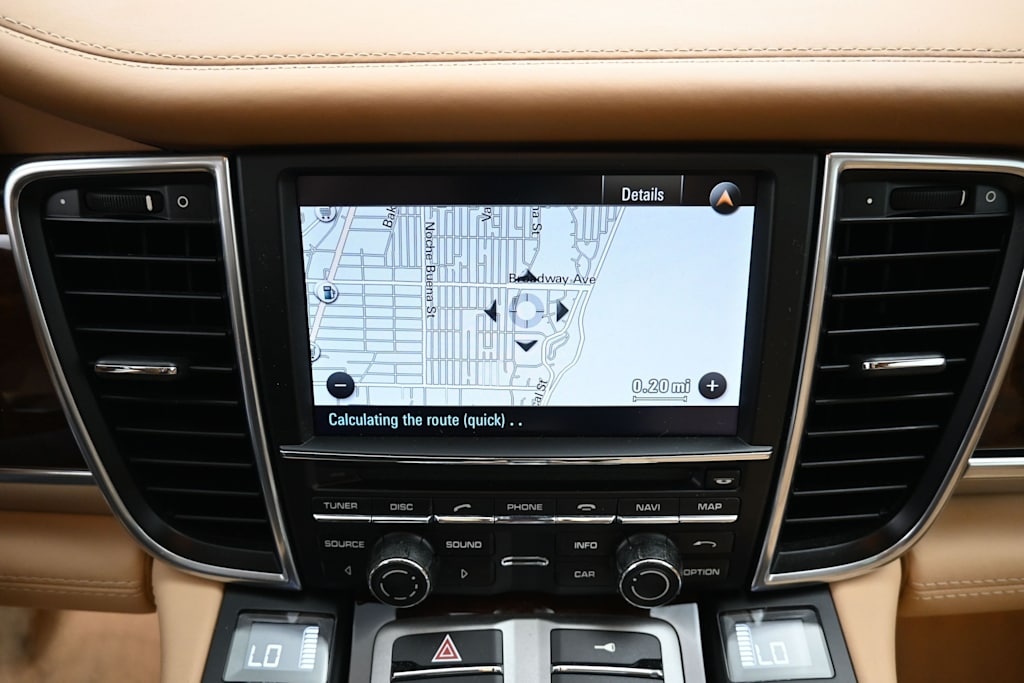Thumbnail: 2011 Porsche Panamera - 21