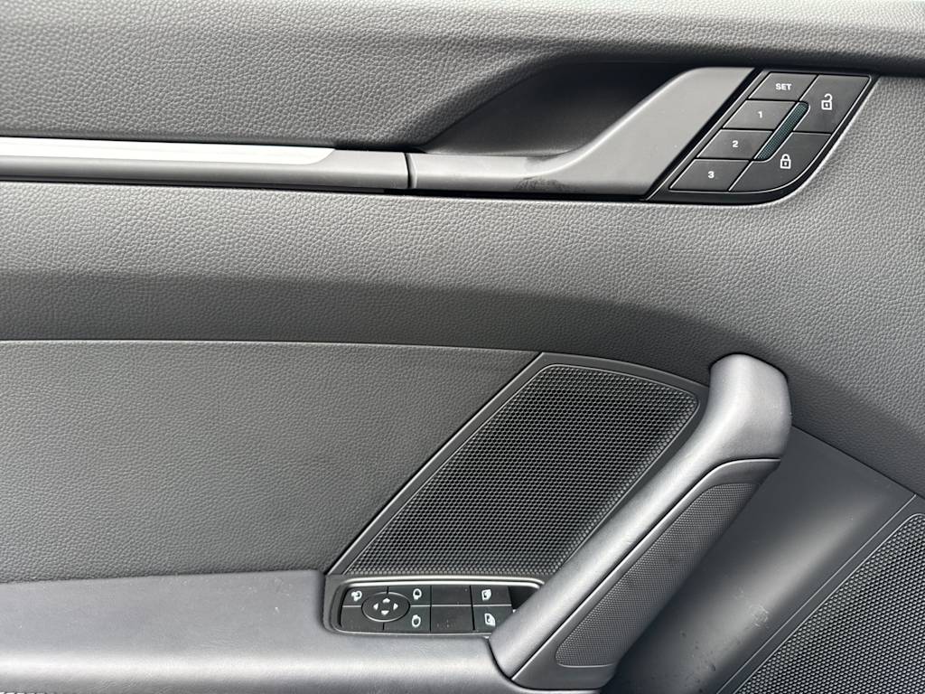 Thumbnail: 2025 Porsche 911 - 21