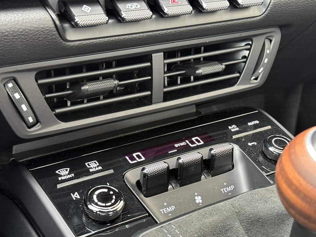 Thumbnail: 2025 Porsche 911 - 27