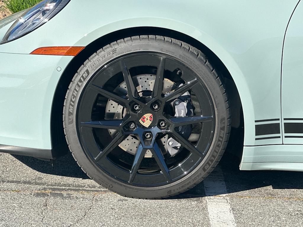 Thumbnail: 2025 Porsche 911 - 8