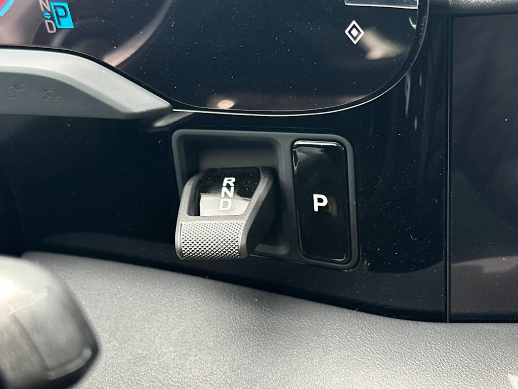 Thumbnail: 2025 Porsche Taycan - 25