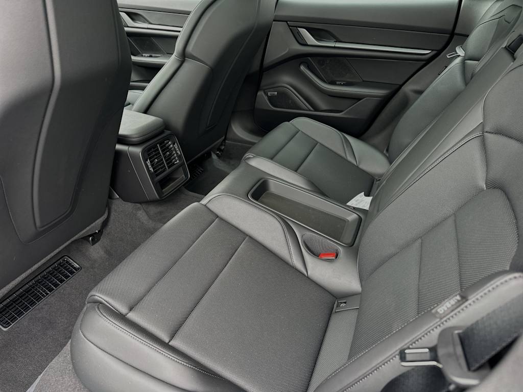 Thumbnail: 2025 Porsche Taycan - 10