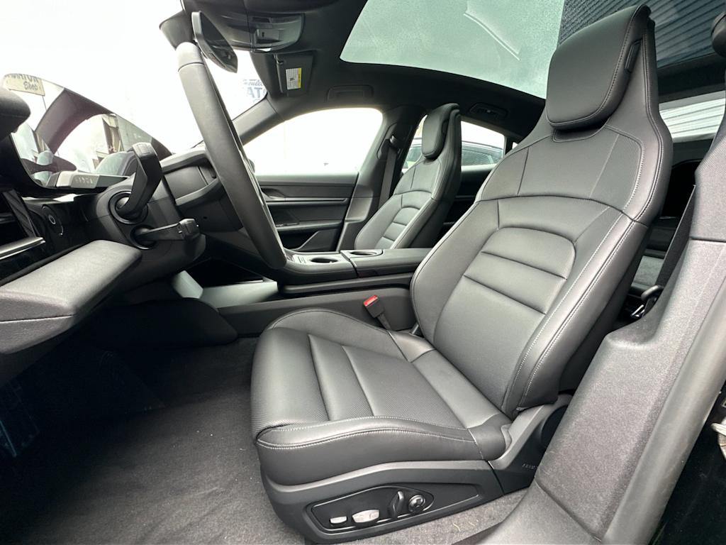 Thumbnail: 2025 Porsche Taycan - 8