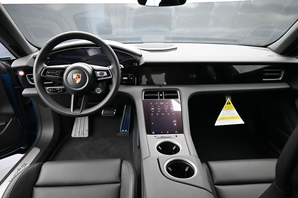 Thumbnail: 2026 Porsche Taycan - 8