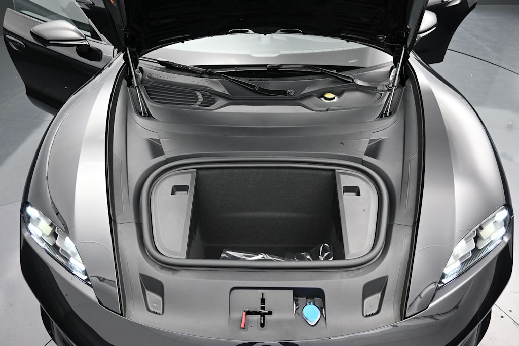 Thumbnail: 2026 Porsche Taycan - 25