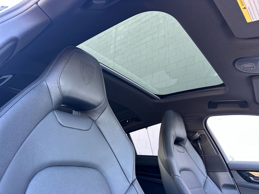 Thumbnail: 2025 Porsche Panamera - 23