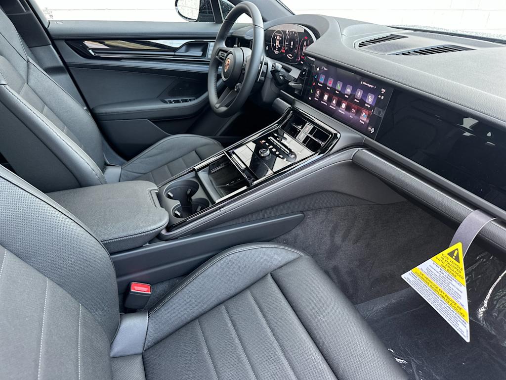 Thumbnail: 2026 Porsche Panamera - 12