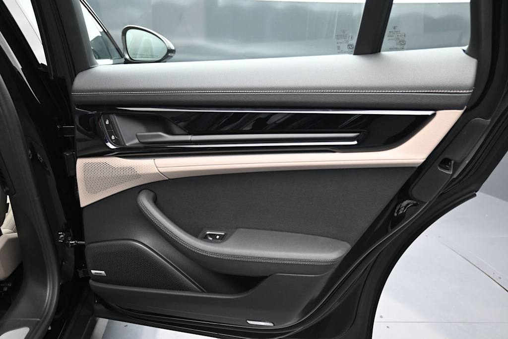 Thumbnail: 2026 Porsche Panamera - 23