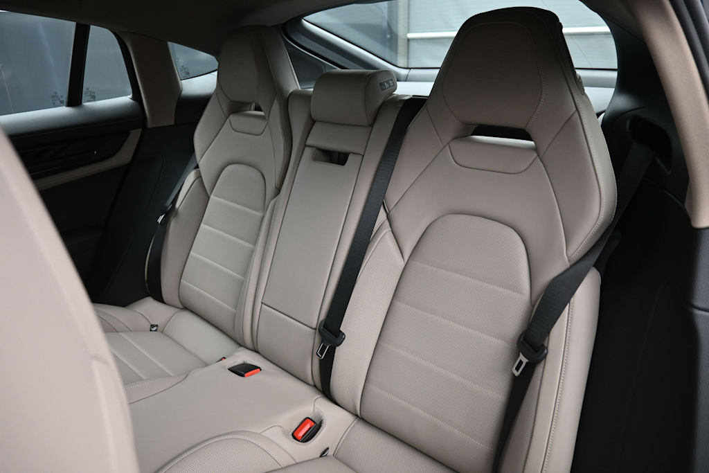Thumbnail: 2026 Porsche Panamera - 9
