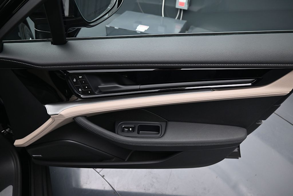 Thumbnail: 2026 Porsche Panamera - 24